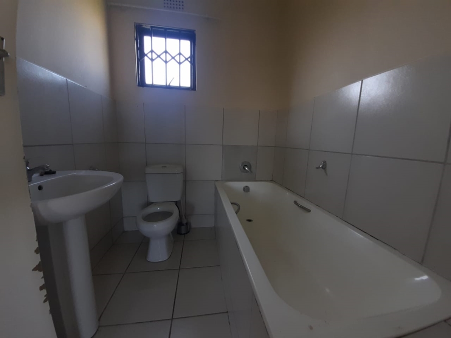 To Let 3 Bedroom Property for Rent in Haven Hills Eastern Cape